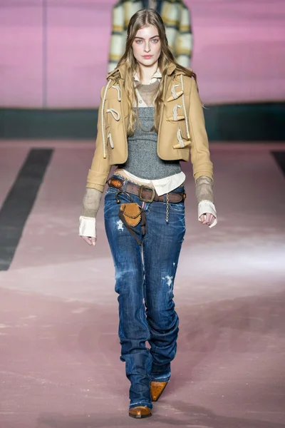 Look 11